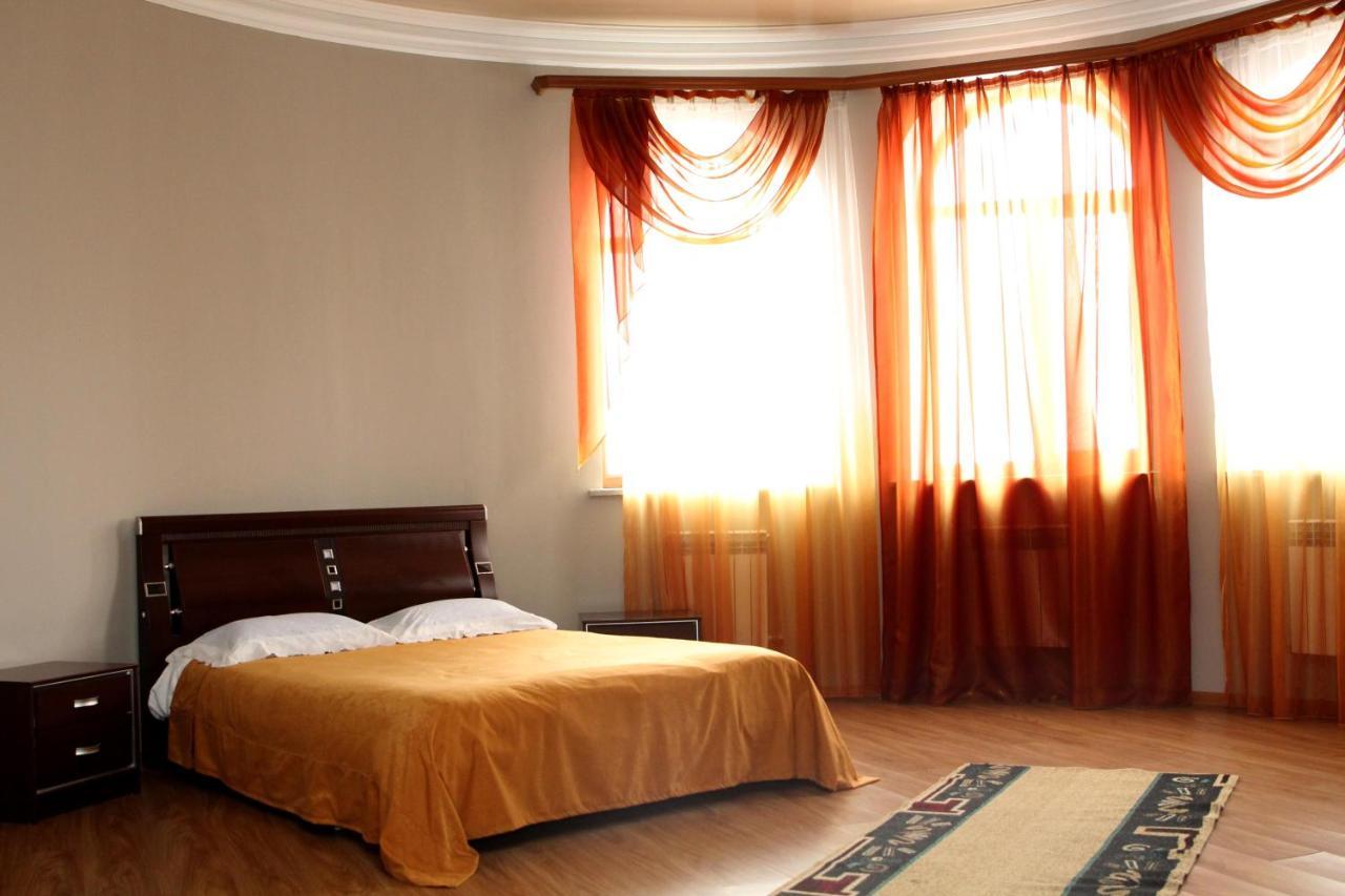 Golden Apricot Bed and Breakfast Gjoemri Buitenkant foto