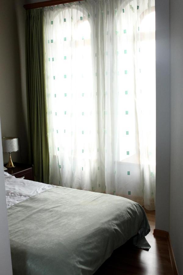 Golden Apricot Bed and Breakfast Gjoemri Buitenkant foto