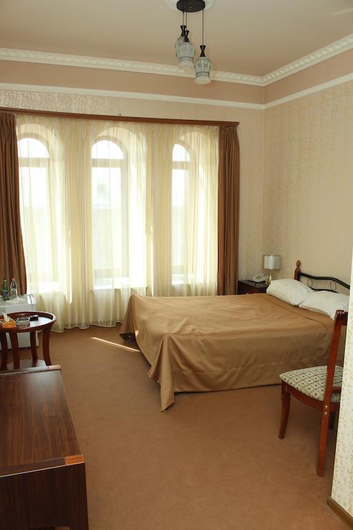 Golden Apricot Bed and Breakfast Gjoemri Kamer foto
